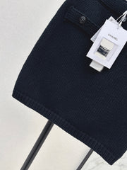 Temperamental knitted suit