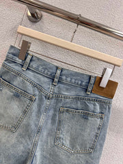 Classic mid-high waist shorts