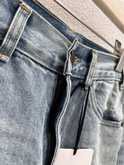 Classic mid-high waist shorts