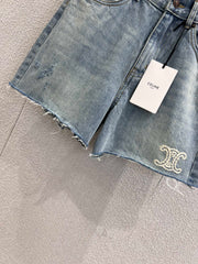 Classic mid-high waist shorts