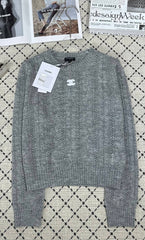 Crew neck long sleeve sweater