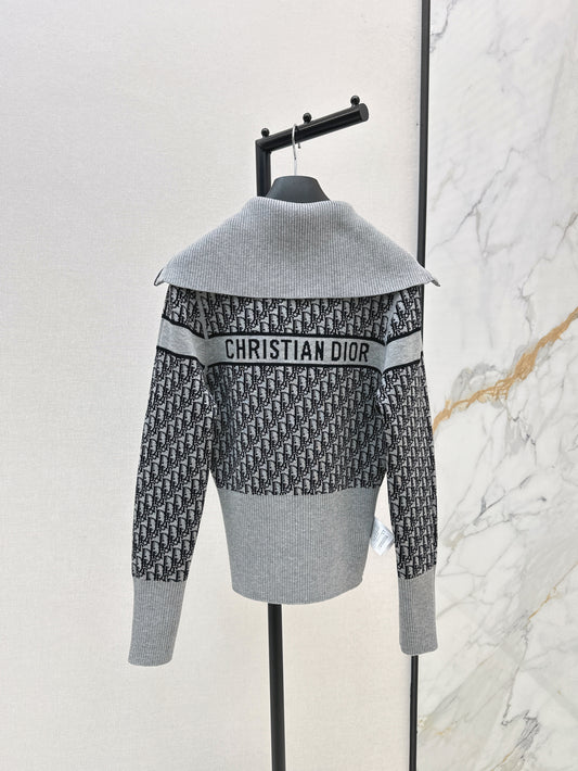 Zippered cashmere jacket