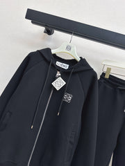 Loose-fitting hooded jacket and trousers