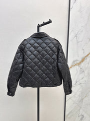 Diamond-patterned lapel short down jacket