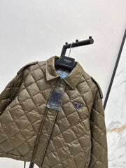 Diamond-patterned lapel short down jacket