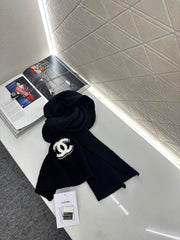 Cashmere knitted scarf