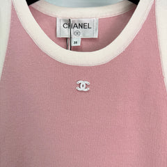 U-neck stretch vest