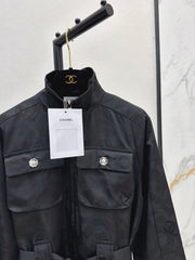 Stand-up collar, waist-cinching jacket