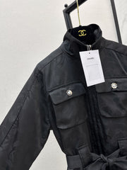 Stand-up collar, waist-cinching jacket
