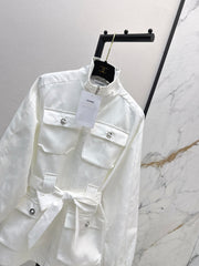 Stand-up collar, waist-cinching jacket