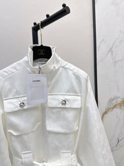 Stand-up collar, waist-cinching jacket