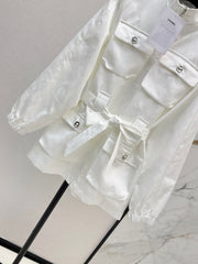 Stand-up collar, waist-cinching jacket