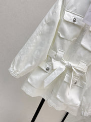 Stand-up collar, waist-cinching jacket