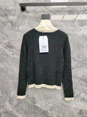 Knitted long-sleeved sweater