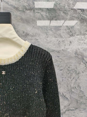 Knitted long-sleeved sweater