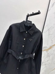 Shirt-style jacket with functional buttons