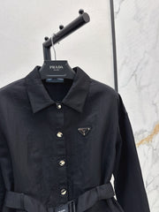 Shirt-style jacket with functional buttons