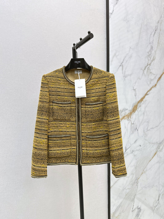 This jacket with a trim design is gorgeous