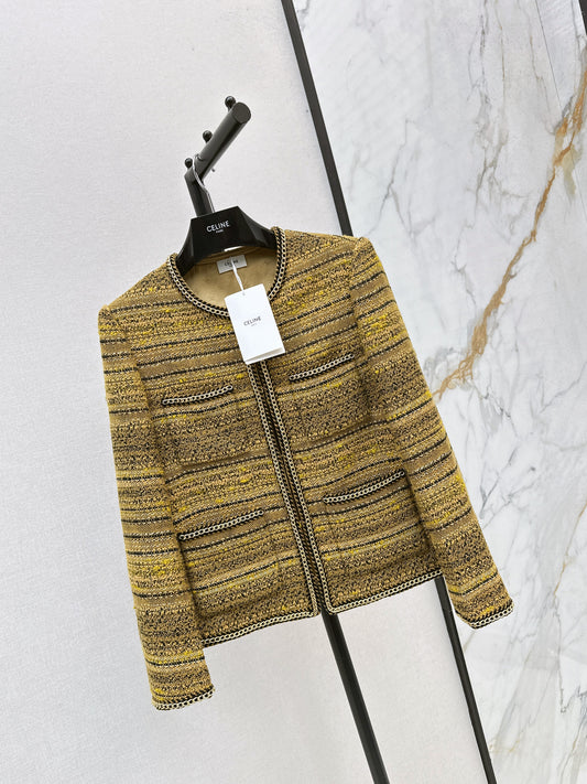 This jacket with a trim design is gorgeous