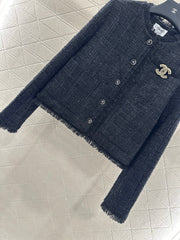 Brooch-stitched round-neck silver-thread quilted woven jacket