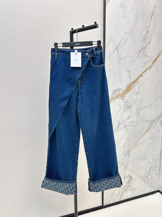 Straight-leg jeans with a monogram pattern