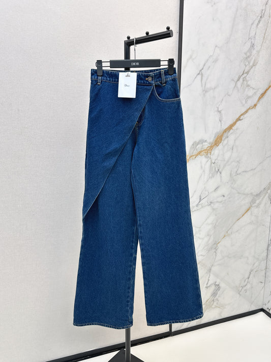 Straight-leg jeans with a monogram pattern