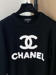 Contrast color letter round neck knitted long sleeves