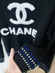 Contrast color letter round neck knitted long sleeves