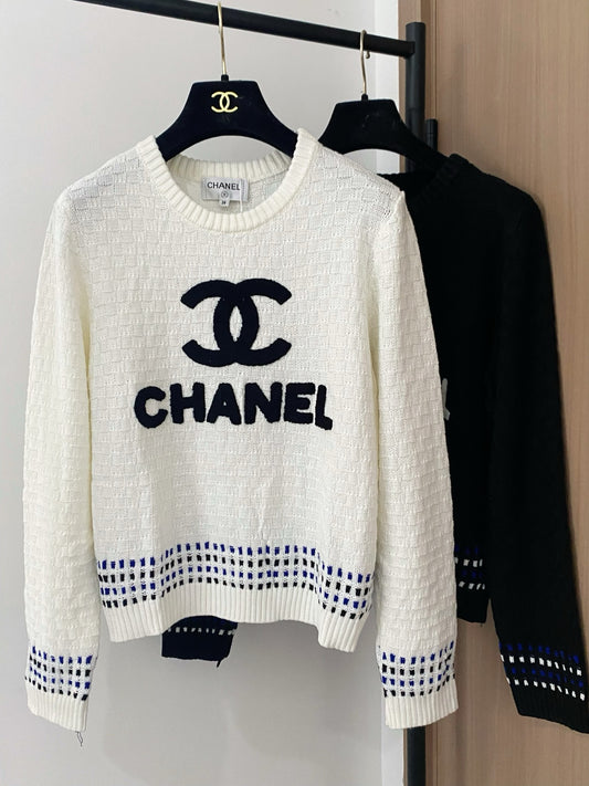 Contrast color letter round neck knitted long sleeves