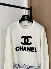 Contrast color letter round neck knitted long sleeves