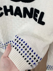 Contrast color letter round neck knitted long sleeves