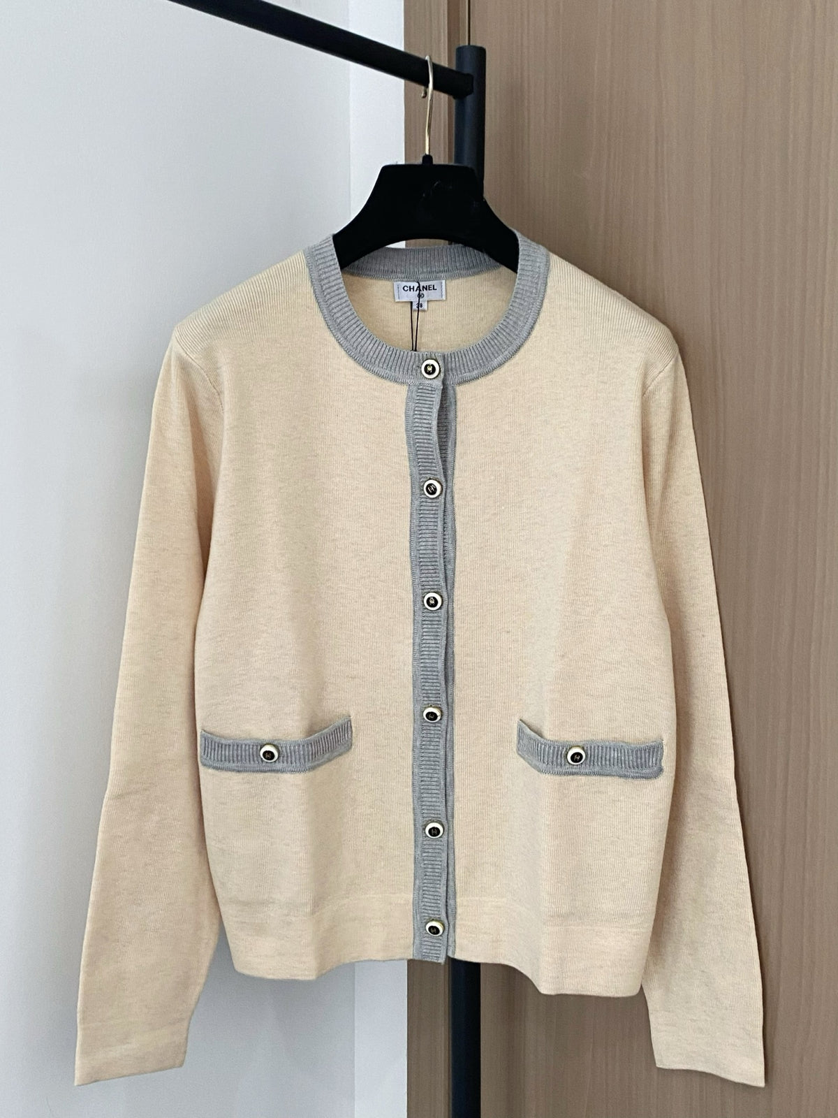 Colorblock crewneck knit long-sleeved cardigan