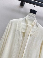 V-neck cardigan + floral hollow knit hat