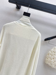 V-neck cardigan + floral hollow knit hat
