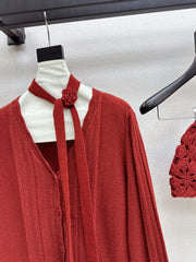 V-neck cardigan + floral hollow knit hat