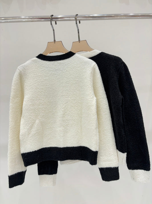 Contrast-color soft and casual knit cardigan