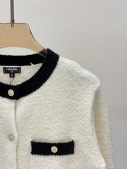 Contrast-color soft and casual knit cardigan