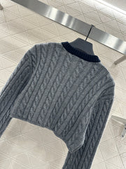 Cable-knit contrast-color cropped pullover sweater