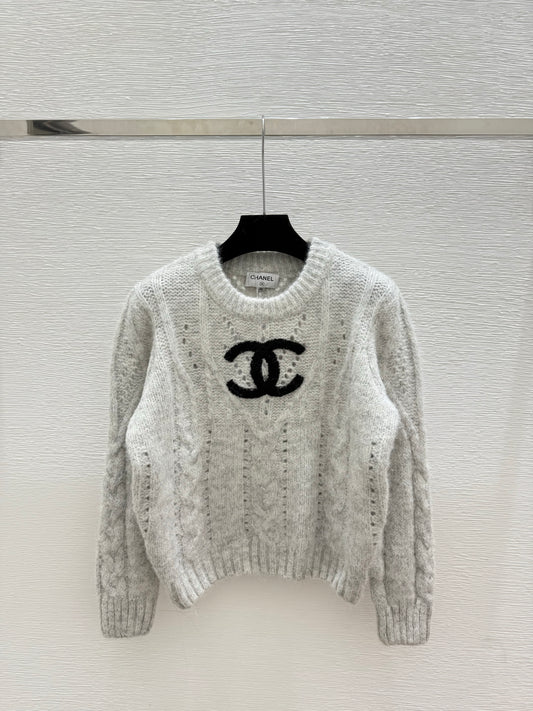 Solid color simple hollow round neck knitted long sleeves