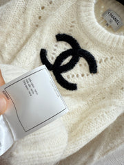 Solid color simple hollow round neck knitted long sleeves