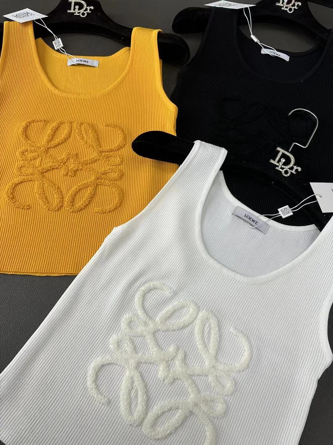 Knitted logo vest