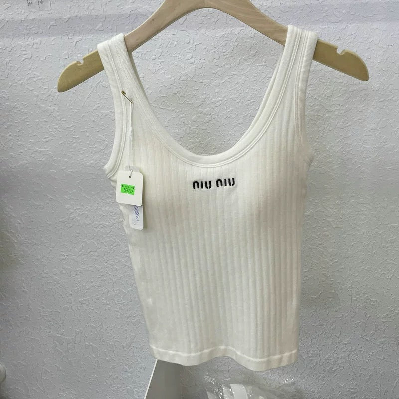 Tank top with built-in chest padding