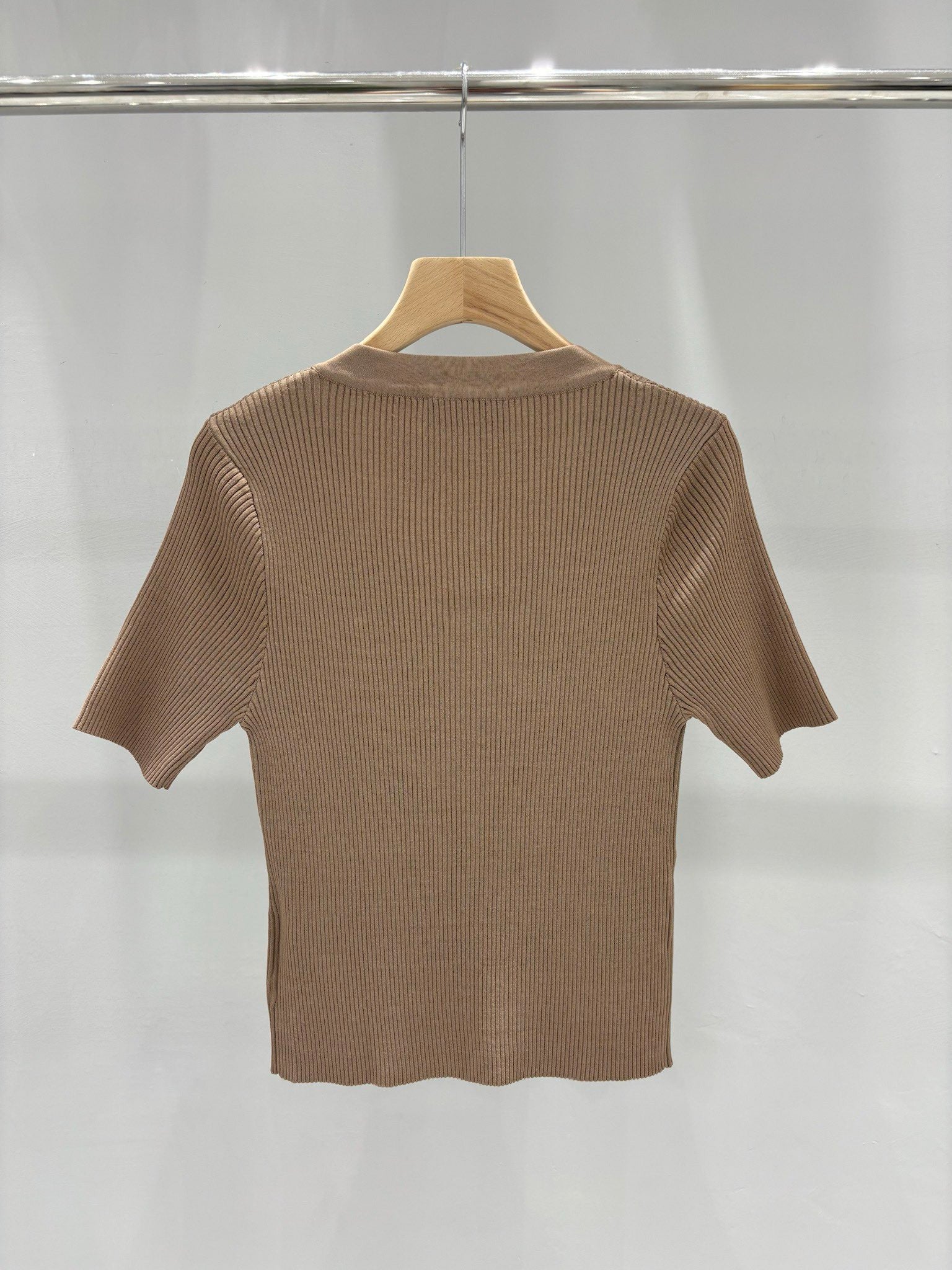 Zippered knit short sleeves