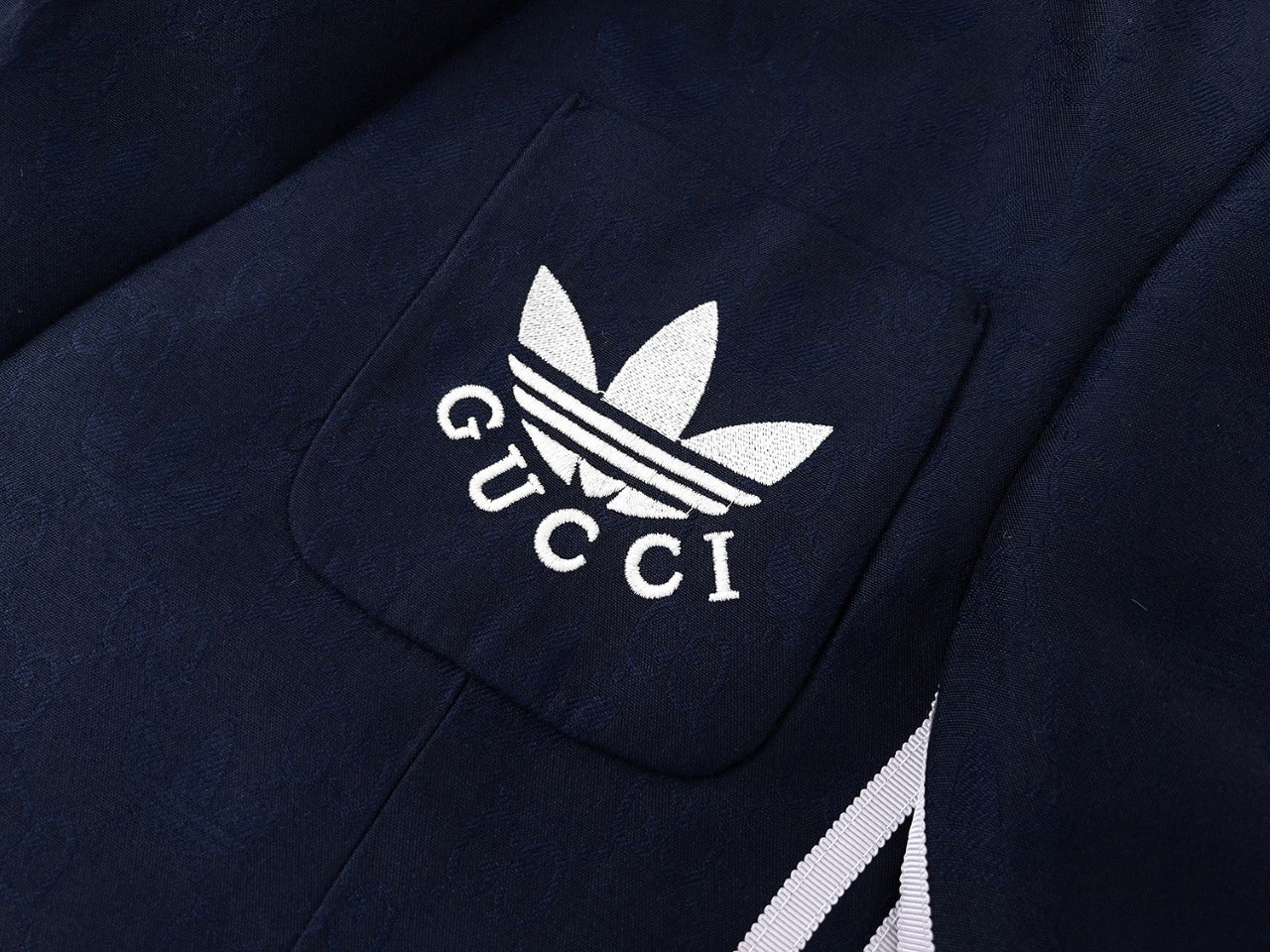 Co-branded logo jacquard blazer