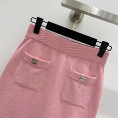 Button-fastening wool skirt