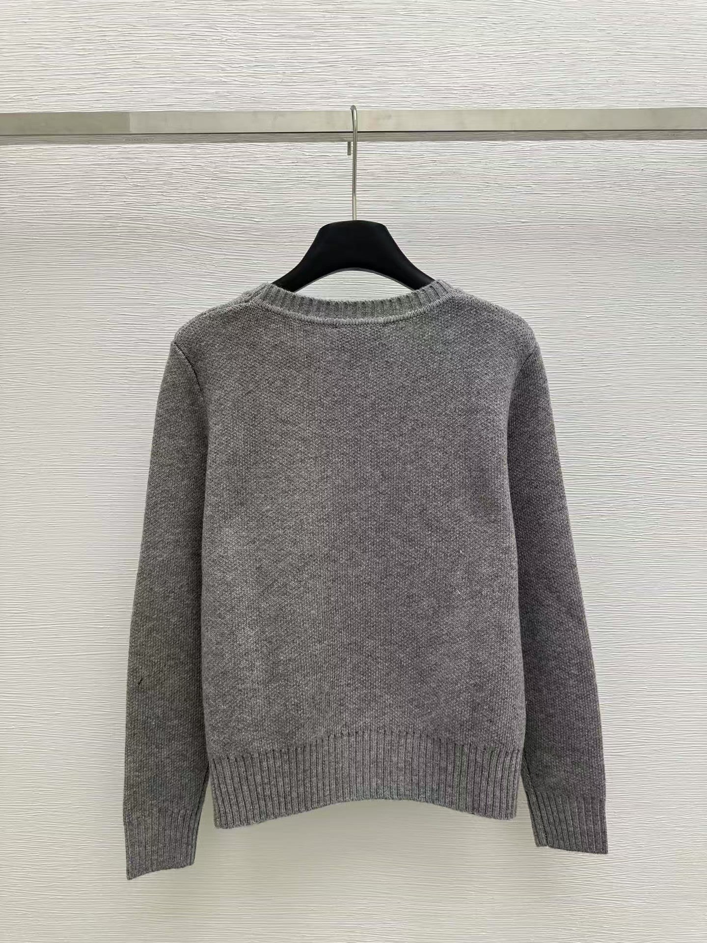 Contrast logo jacquard knit sweater