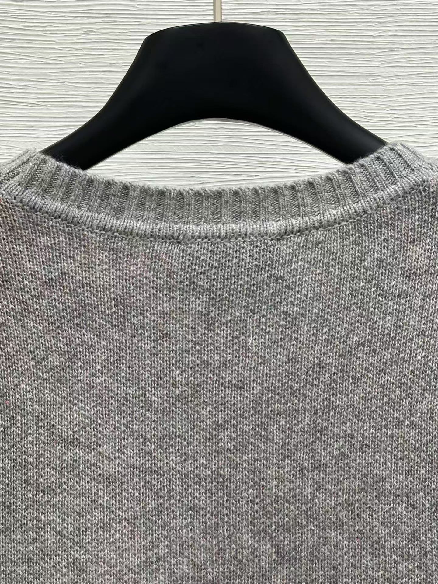 Contrast logo jacquard knit sweater