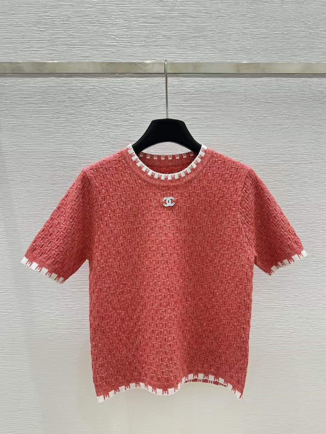 Round neck contrast knitted short sleeves