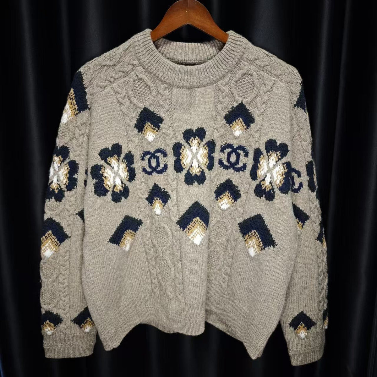 knitted crew neck sweater