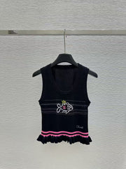 Round neck fishnet knitted vest